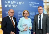Einladung zum Besuch der Ausstellung „Aus dem Leben gerissen“ bis 31. Oktober 2025 Einladung zum Besuch der Ausstellung „Aus dem Leben gerissen“ bis 31. Oktober 2025