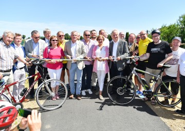 Landeshauptfrau Johanna Mikl-Leitner eröffnete mit den Bürgermeistern der Region "Zukunftsraum Thayatal" den neuen Radweg "Thayarunde".