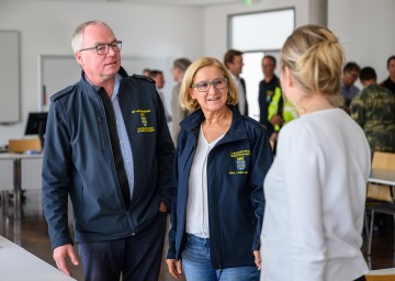 Rasche Hilfe für Betroffene – Landeshauptfrau Johanna Mikl-Leitner und LH-Stellvertreter Stephan Pernkopf freuen sich über heutigen Beschluss der Landesregierung.