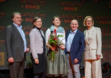 Bei der „Siegerlounge“ im VAZ St. Pölten holten Landeshauptfrau Johanna Mikl-Leitner und WKNÖ-Präsident Ecker die besten Lehrlinge Niederösterreichs ins Rampenlicht.