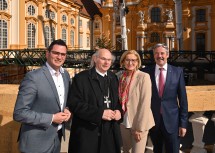 Bürgermeister Patrick Strobl, Abt Georg Wilfinger, Landeshauptfrau Johanna Mikl-Leitner und Präsident Erwin Hameseder