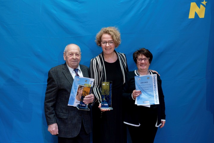 Robert Haslinger (93 Jahre) aus Gföhl, Senioren-Landesrätin Christiane Teschl-Hofmeister und Helga Schmid (87 Jahre) aus Gänserndorf