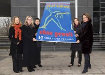 (v.l.n.r.): Olinda Albertoni (Leiterin des Frauenhauses St. Pölten), Landesrätin Ulrike Königsberger-Ludwig, Michaela Egger (Geschäftsführerin Gewaltschutzzentrum NÖ), Elisabeth Cinatl (Vertreterin der NÖ Frauen- und Mädchenberatungsstellen), Landesrätin Christiane Teschl-Hofmeister