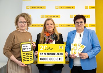 Um das NÖ Frauentelefon noch bekannter zu machen, setzt das Hilfswerk auf eine neue Sticker-Aktion. Es informierten Frauen-Landesrätin Christiane Teschl-Hofmeister, Karin Skop-Grösslich, Leitung „Beratung und Psychotherapie“ beim NÖ Hilfswerk sowie NÖ Hilfswerk Präsidentin Michaela Hinterholzer (v.l.n.r.) 