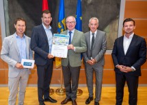 VCÖ-Sprecher Christian Gratzer, der Bürgermeister der Gewinner-Gemeinde Kottingbrunn, Christian Macho, LH-Stellvertreter Stephan Pernkopf, Friedrich Janka von der ÖBB-Infrastruktur AG und VOR-Geschäftsführer Alexander Schierhuber.