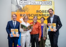 Bei der Eröffnung der Rauschenberg-Retrospektive „Image and Gesture“ in der Kunsthalle Krems (v.l.n.r.): der amerikanische Botschafter Art Fischer, Landeshauptfrau Johanna Mikl-Leitner, der Sohn des Künstlers, Christopher Rauschenberg, mit Gattin Janet Stein und Florian Steininger, künstlerischer Direktor Kunsthallte Krems.