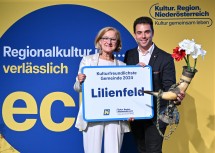 Lilienfeld zählt zu den kulturfreundlichsten Städten in Niederösterreich. Im Bild: Landeshauptfrau Johanna Mikl-Leitner und Bürgermeister Manuel Aichberger.