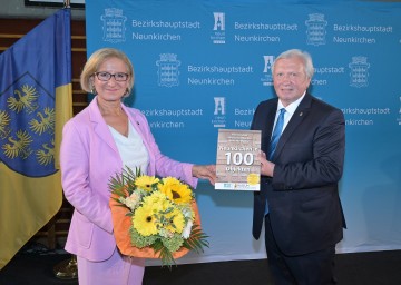 Festakt 100 Jahre Stadt Neunkirchen: Landeshauptfrau Johanna Mikl-Leitner und Bürgermeister Herbert Osterbauer