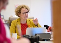 „Das Leitprinzip bleibt leistbarer Wohnraum“, so Landesrätin Christiane Teschl-Hofmeister bei der Pressekonferenz zur neuen NÖ Wohnbauförderungsrichtlinie.