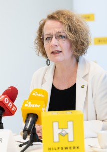 „Jede Frau hat das Recht auf ein gewaltfreies Leben“, betonte Landesrätin Christiane Teschl-Hofmeister in der Pressekonferenz zur Bilanz des NÖ Frauentelefons.