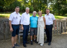 Landeshauptfrau Johanna Mikl-Leitner beim Besuch im Tierpark Haag.