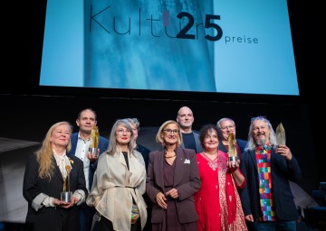 Landeshauptfrau Johanna Mikl-Leitner zeichnete am gestrigen Donnerstagabend die Kulturpreisträgerinnen und Kulturpreisträger 2025 im Festspielhaus St. Pölten aus.