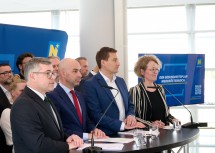 Bei der Ergebnispräsentation zum Gesundheitspakt 2040+ (v.l.n.r.) die Landesräte Ludwig Schleritzko, Christoph Luisser, Sven Hergovich und Christiane Teschl-Hofmeister.