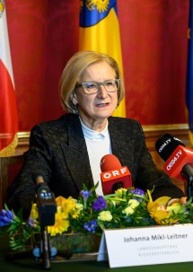 Landeshauptfrau Johanna Mikl-Leitner bei der Pressekonferenz im Stift Klosterneuburg.