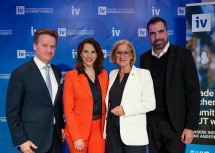 Von links nach rechts: Der Präsident der IV Österreich Georg Knill, Bundesministerin Karoline Edtstadler, Landeshauptfrau Johanna Mikl-Leitner und der Präsident der IV Niederösterreich, Kari Ochsner.