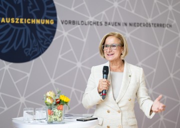 „Unser gemeinsames Anliegen ist ökologisches, energieeffizientes, nachhaltiges Bauen“, sagte Landeshauptfrau Johanna Mikl-Leitner bei der 58. Auszeichnungsfeier für „Vorbildliche Bauten in Niederösterreich“.