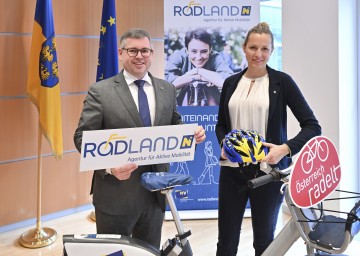 Mobilitätslandesrat Ludwig Schleritzko und Radland NÖ-Geschäftsführerin Susanna Hauptmann gaben in St. Pölten einen Ausblick auf die Radsaison in Niederösterreich.