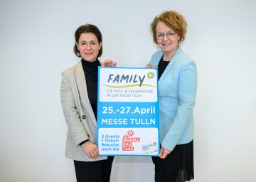 Familien-Landesrätin Christiane Teschl-Hofmeister und Barbara Trettler, Geschäftsführerin der NÖ Familienland GmbH.