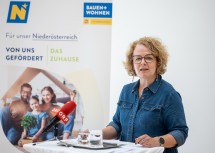 „Vor wenigen Tagen hat die Niederösterreichische Wohnbau-Hotline einen Meilenstein erreicht: Es ist der 500.000. Anruf entgegengenommen worden“, so Wohnbau-Landesrätin Christiane Teschl-Hofmeister.