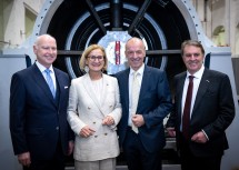 (v.l.) CEO Günther Ognar, Landeshauptfrau Johanna Mikl-Leitner, Bürgermeister Andreas Ramharter und WKNÖ-Präsident Wolfgang Ecker.