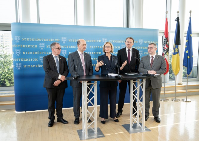 Blau-gelbes Entlastungspaket für Städte und Gemeinden präsentiert