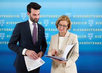 Landeshauptfrau Johanna Mikl-Leitner und LH-Stellvertreter Udo Landbauer.