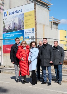 Bürgermeister Dominic Litzka, Landeshauptfrau Johanna Mikl-Leitner, Alpenland-Obfrau Isabella Stickler, Architekt Friedl Mühling, Landtagsabgeordneter Kurt Hackl und Martin Kaiser Gruber (Alpenland)