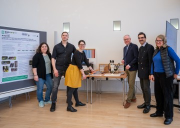 Bürgerwissenschafts-Paket präsentiert: Katharina Schott von der BOKU, Bernhard Engelmann von der FH St. Pölten, Bettina Pospisil von der Universität für Weiterbildung Krems, LH-Stellvertreter Stephan Pernkopf, Martin Gerzabek von der Universität für Bodenkultur und Rebecca Hood-Nowotny von der BOKU.