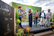 Der neue Themengarten sei „ein weiteres Schmuckstück in den Erlebnisgärten Schiltern, das 25 Jahre Geschichte ,Natur im Garten´ dokumentiert“, sagte Landeshauptfrau Johanna Mikl-Leitner bei der Eröffnung.