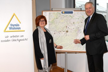 Landesrat Martin Eichtinger und Geschäftsführerin Ingrid Neuhauser informierten über den Verein Wohnen, die NÖ Wohnassistenz und die NÖ Wohnbauförderung.