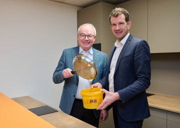 LH-Stellvertreter Stephan Pernkopf mit Präsident der NÖ Umweltverbände Christian Macho (re.).
