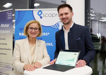 Landeshauptfrau Johanna Mikl-Leitner mit Mateo Primorac, CEO von Scopri.ai