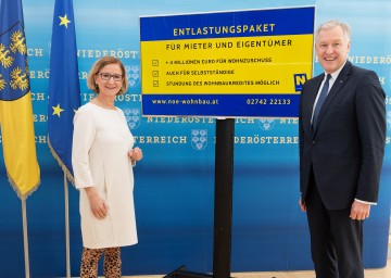 Bildtext: Landeshauptfrau Johanna Mikl-Leitner und Landesrat Martin Eichtinger: Entlastungspaket für den Wohnbau.