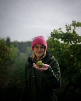 Gesicht des Monats - Winzerin Julia