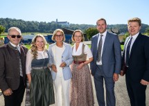 (v.l.) Bürgermeister a. D. Walter Handl, Landtagsabgeordnete Silke Dammerer, Landeshauptfrau Johanna Mikl-Leitner, Bezirkshauptfrau Daniela Obleser, Bürgermeister Martin Berger und Vizebürgermeister Daniel Dornstauder