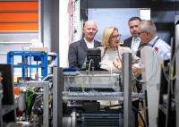 Innovation trifft Regionalität: LH Mikl-Leitner besuchte TEST-FUCHS in Groß-Siegharts