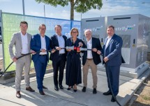 ecoplus Aufsichtsratsvorsitzender Kurt Hackl, EVN-Vorstandsdirektor Stefan Szyszkowitz, E-Control-Vorstand Alfons Haber, Landeshauptfrau Johanna Mikl-Leitner, electrify-Chairman Rudolf Schütz und Netz NÖ Geschäftsführer Werner Hengst (v.l.n.r.)