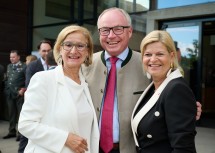 Beim Militärmusikfestival in Grafenegg: Landeshauptfrau Johanna Mikl-Leitner, LH-Stellvertreter Stephan Pernkopf und Verteidigungsministerin Klaudia Tanner.