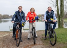 (v.l.n.r.): Michael Duscher, Geschäftsführer NÖ Werbung, Landeshauptfrau Johanna Mikl-Leitner und Hotelier Alexander Ipp.