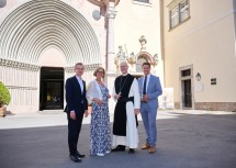 Martin Hauer, Präsident des Fördervereins „Freunde des Zisterzienserstiftes Lilienfeld“, Abt Pius Maurer, Landeshauptfrau Johanna Mikl-Leitner und Bürgermeister Manuel Aichberger (v.l.n.r.)