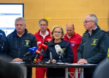 Landesfeuerwehrkommandant Dietmar Fahrafellner, Landeshauptfrau Johanna Mikl-Leitner und LH-Stellvertreter Stephan Pernkopf (v.l.n.r.)