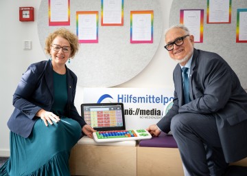 Bildungs-Landesrätin Christiane Teschl-Hofmeister und Thomas Höbart (Leiter NÖ Medienzentrum).