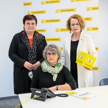 (v.l.) Michaela Hinterholzer, Präsidentin NÖ Hilfswerk, Michaela Naber-Tastl, Beraterin NÖ Frauentelefon und Landesrätin Christiane Teschl-Hofmeister.
