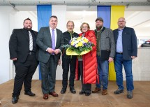 Bei der Eröffnung des neuen Wirtschaftshofes Wöllersdorf-Steinbrückl (v.l.n.r.): Baumeister Andreas Matuella, Bürgermeister Gustav Glöckler, Wirtschaftshofleiter Manfred Dam, Landeshauptfrau Johanna Mikl-Leitner, geschäftsführender Gemeinderat Christian Grabenwöger und Gemeinderat Martin Lobner.