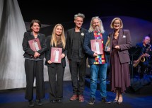 Landeshauptfrau Johanna Mikl-Leitner (re.) mit den Preisträgerinnen und Preisträgern „Volkskultur und Kulturinitiativen“: Brigitta Schmidt-Lauber (Anerkennungspreis), Christiane Atzmüller  und Gilbert Handler vom Kunst- und Kulturverein Von Kopf bis Fuß (Anerkennungspreis) und Herbert Höpfl (Würdigungspreis).
