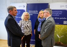 Pressekonferenz zum Pilotprojekt „Gesundheitsregion Waldviertel“ (v.l.n.r.) Bürgermeister Günther Kröpfl, Allgemeinmedizinerin Monika Steinkellner, Doris Behrens von der Donau Universität Krems und Landesrat Ludwig Schleritzko.