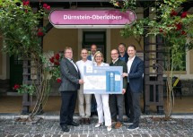 Bürgermeister Johann Riesenhuber, Betriebsführer Bernhard Kaar (Wachauer Safranmanufaktur), Gastronomie-Spartenobmann WKÖ Mario Pulker, Landeshauptfrau Johanna Mikl-Leitner, Obmann Andreas Nunzer, NÖ Werbung Geschäftsführer Michael Duscher und Donau Niederösterreich Tourismus Geschäfsführer Bernhard Schröder (v.l.n.r.) 