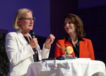 Landeshauptfrau Johanna Mikl-Leitner und Bundesministerin Karoline Edtstadler.