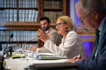 Landeshauptfrau Johanna Mikl-Leitner bei der Regierungsklausur im Stift Altenburg.