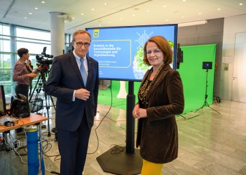 Eröffneten das „Forum Digitalisierung“ der niederösterreichischen Landesverwaltung: Landesamtsdirektor Werner Trock und Landesrätin Christiane Teschl-Hofmeister.